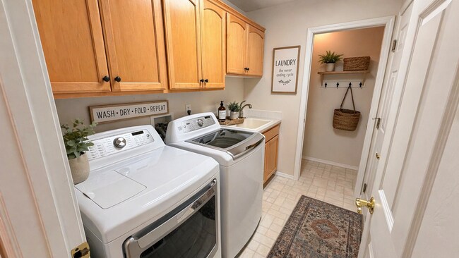 Building Photo - 1602 E 53rd Ave