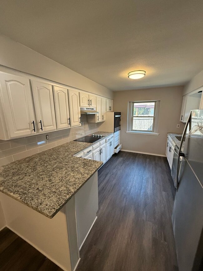 Building Photo - 7412 Lemonwood Ln