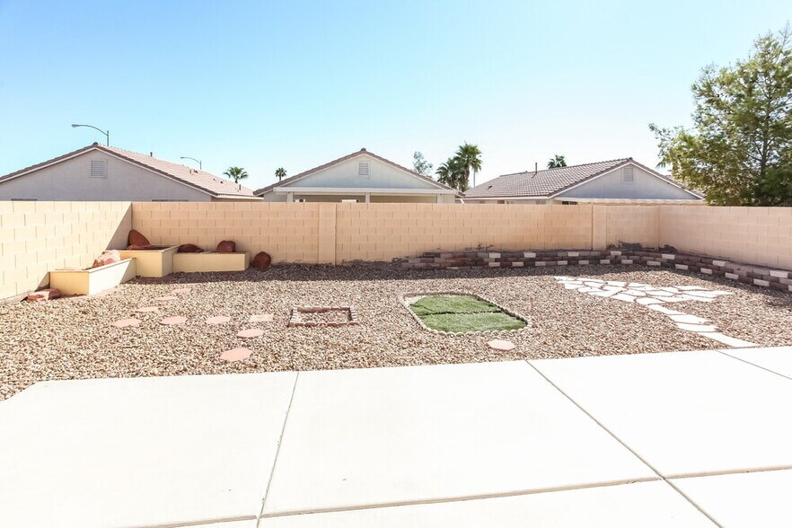 Building Photo - 5536 La Pelusa St