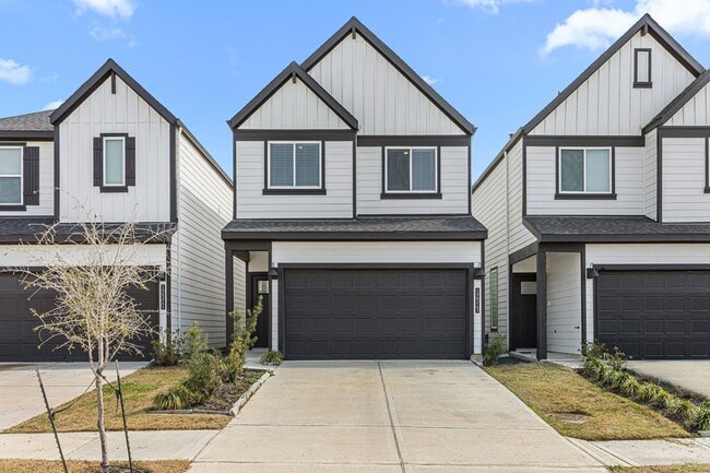 Building Photo - 12313 Churchill downs Dr