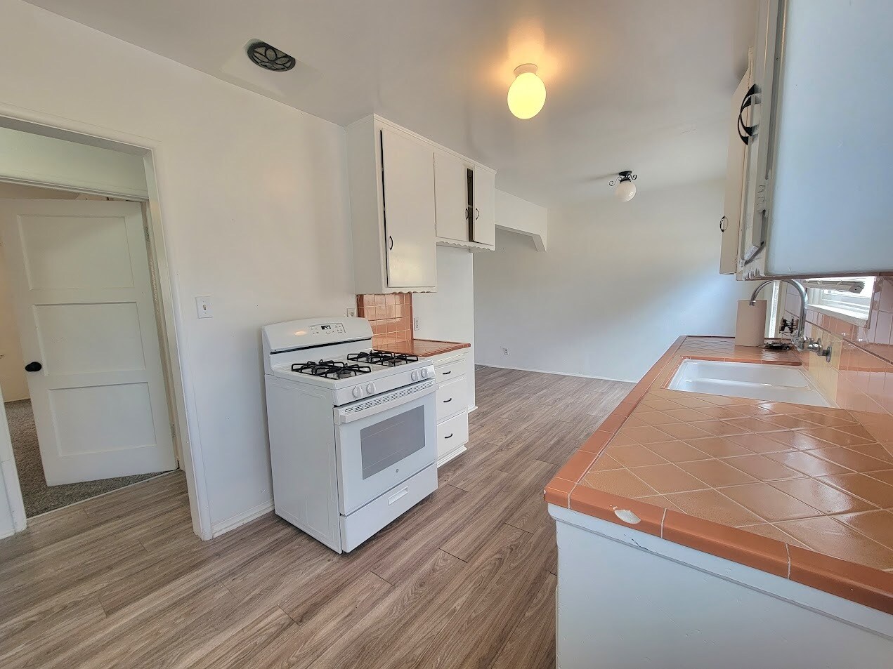 Building Photo - 16911 Glenetta Way