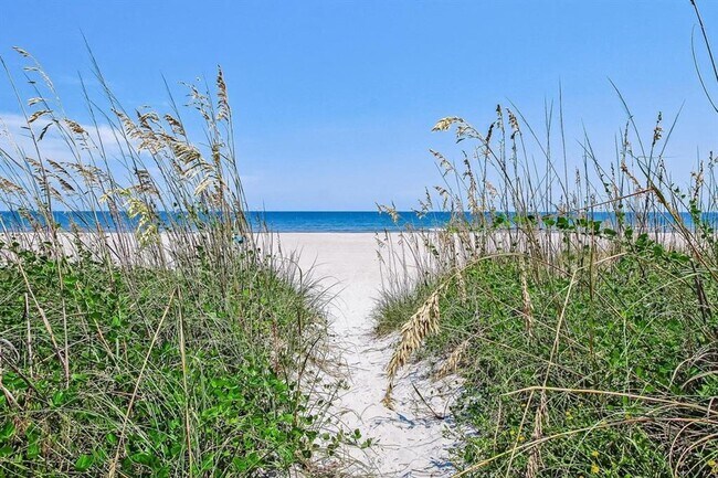 Building Photo - Adorable Amelia Island Beach Cottage – 2BR...