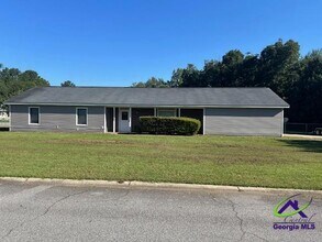 Building Photo - 317 Gilchrist Dr