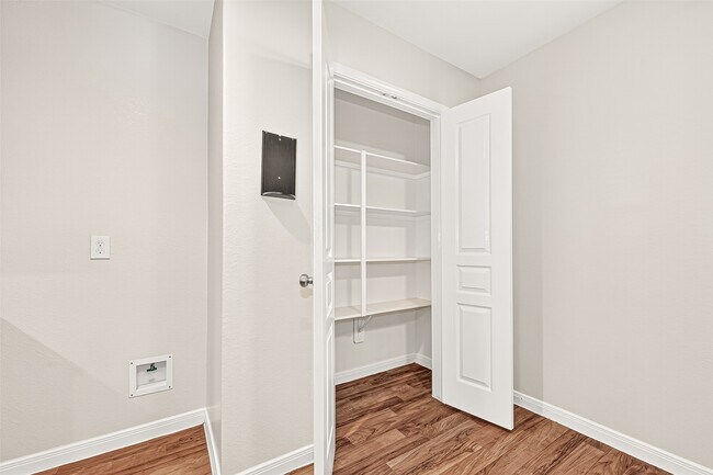 Building Photo - 2030 Stonework Ln