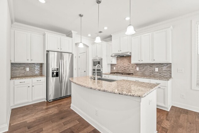 Building Photo - Beautiful Home in Prime Ballantyne Location