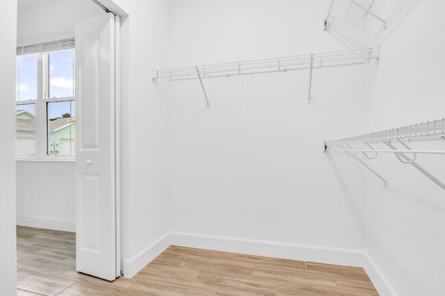 Building Photo - 243 Hang Loose Wy