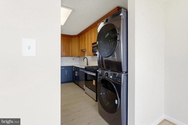 Building Photo - 3705 S George Mason Dr