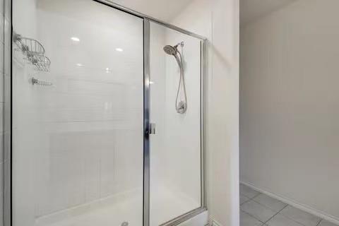 Building Photo - 829 English Dr