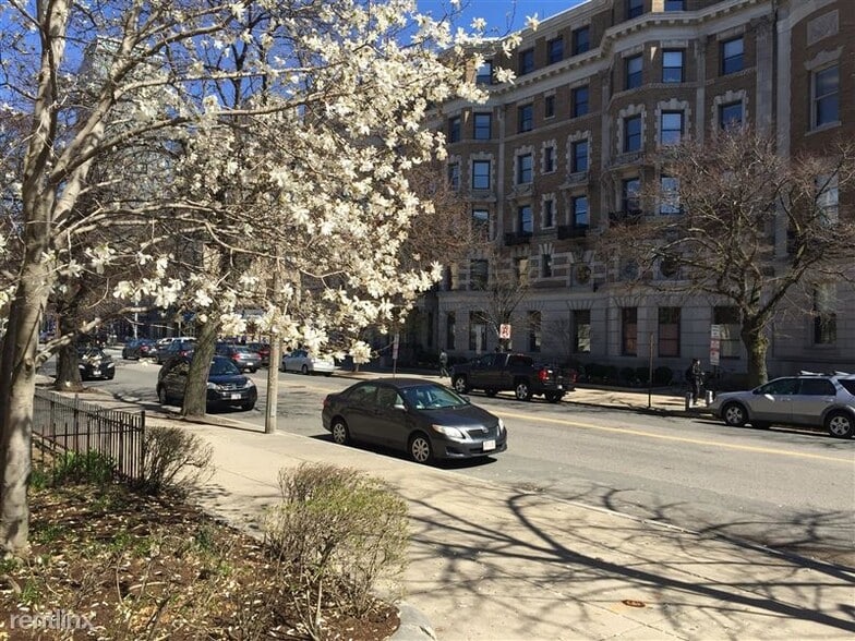 Building Photo - 1109 Boylston St
