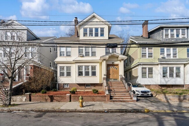 Building Photo - 41-43-43 Poe Ave