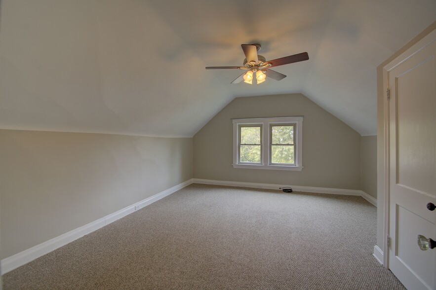 Bed 3 on top floor - 3799 Millsbrae Ave