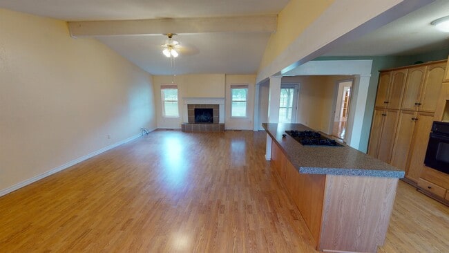 Building Photo - 802 N Juniper St