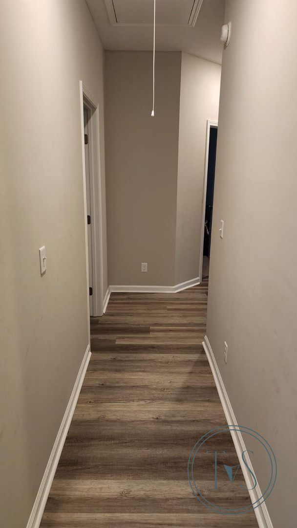 Building Photo - SPRING MOVE-IN SPECIAL AND RATE DROP ALERT...