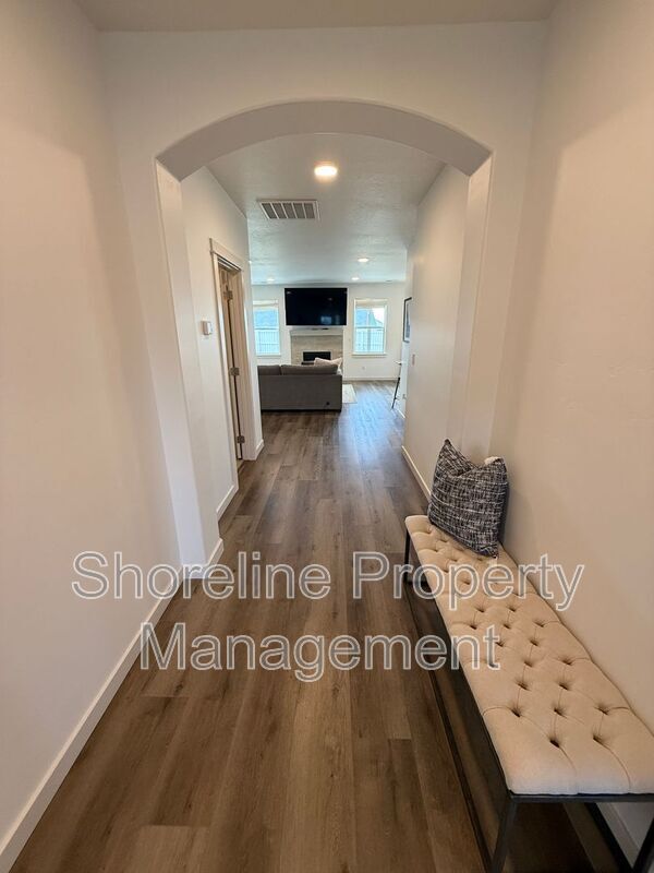 Building Photo - 10093 W Novato Dr