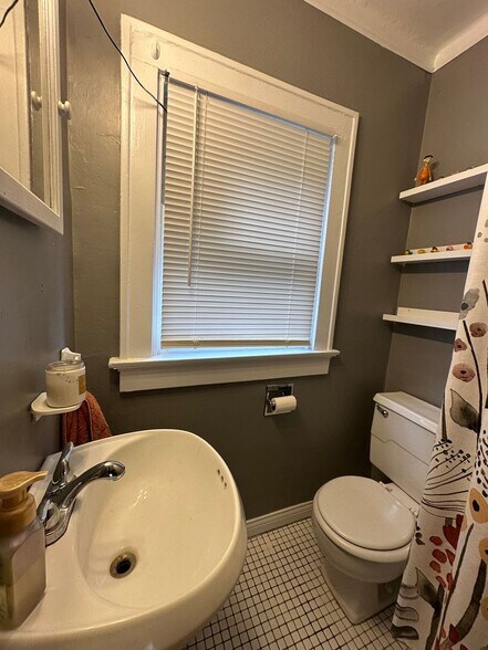 Building Photo - 3256 Glendora Ave