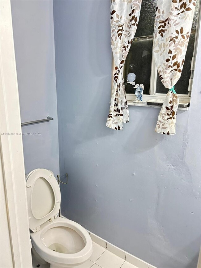 Building Photo - 300 NW 114th Ave