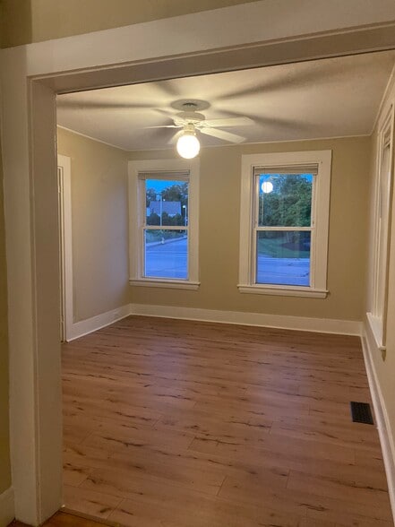 Living Rm - 1003 Main St