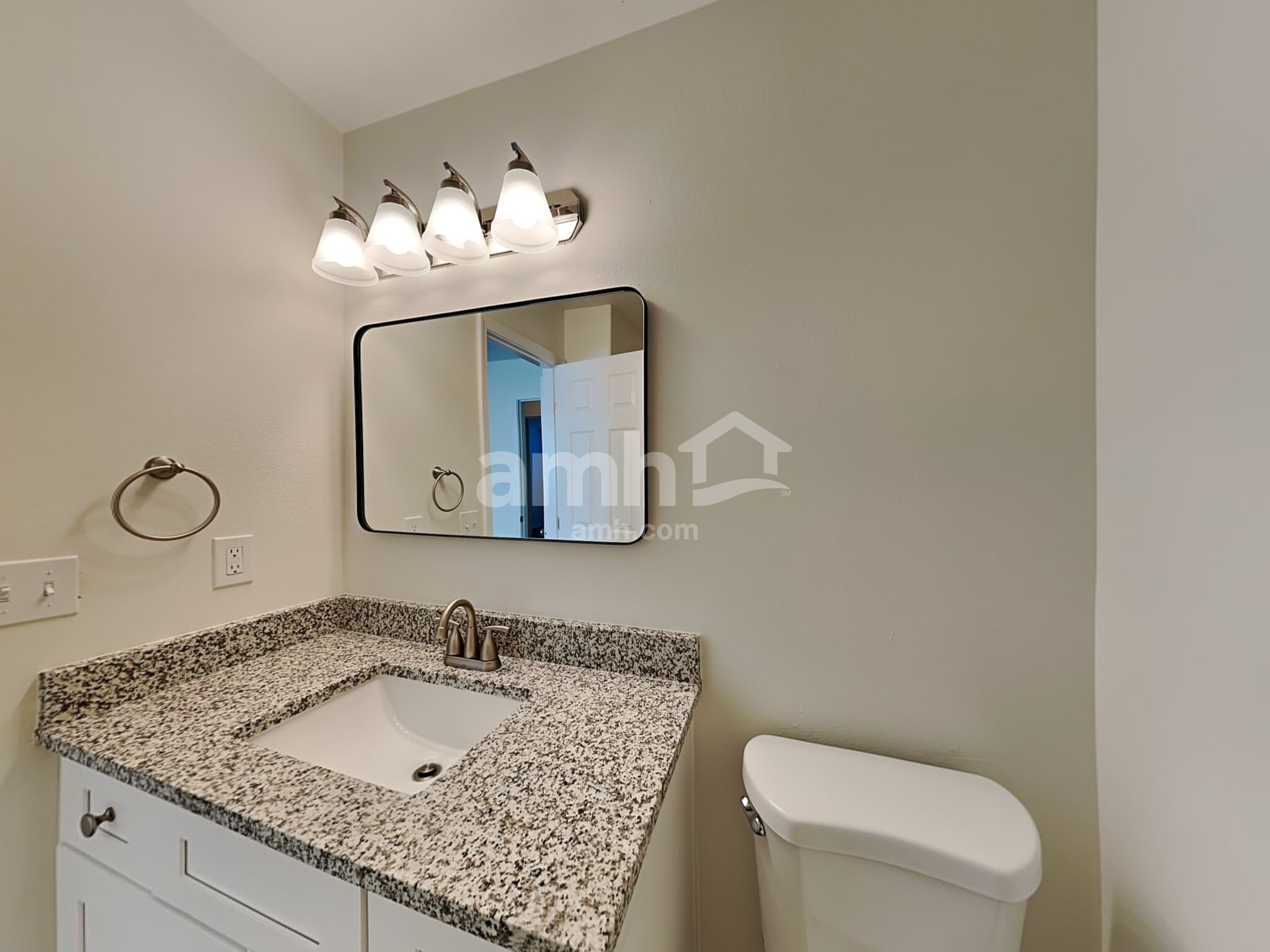 Building Photo - 16605 Sadie Ave