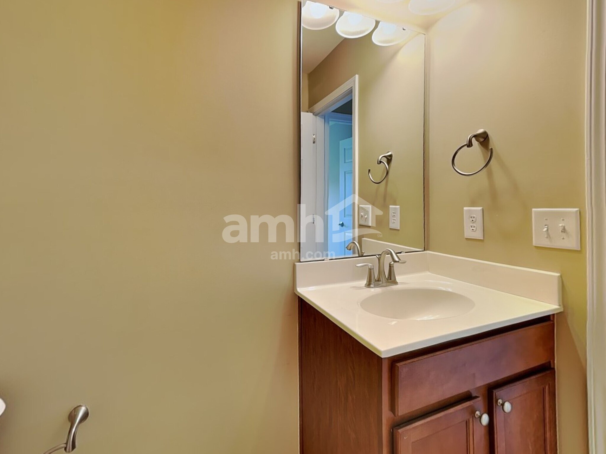 Building Photo - 3617 Althorp Dr