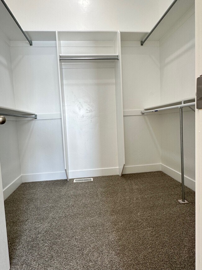 Building Photo - 228 Delgada Ln