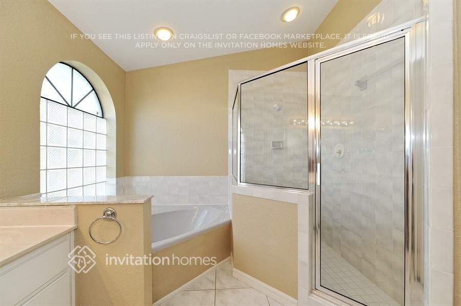 Building Photo - 22629 Willow Lakes Dr