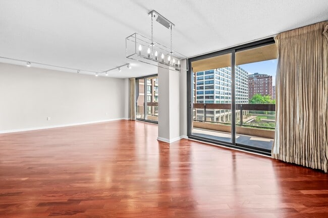 Building Photo - 4100 N Charles St