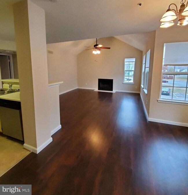 Building Photo - 13420 Lord Dunbore Pl