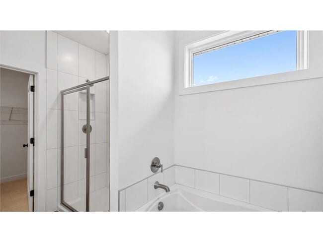 Building Photo - 2133 Westpointe Dr
