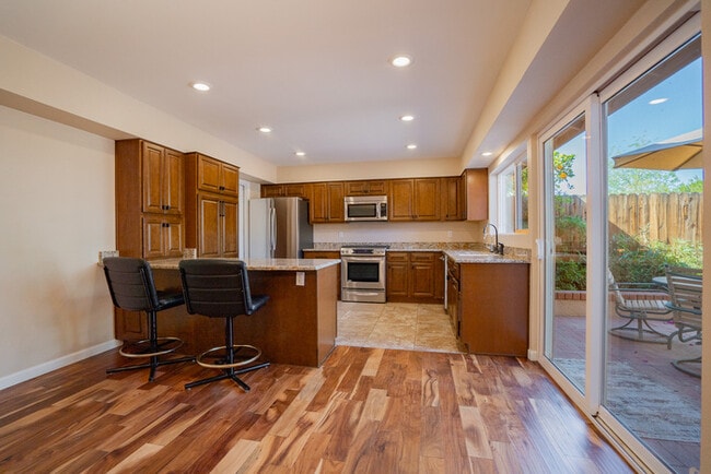 Building Photo - 1610 E Windjammer Way