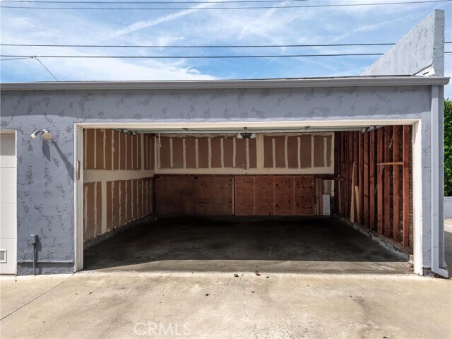 Building Photo - 1229 W 223rd St