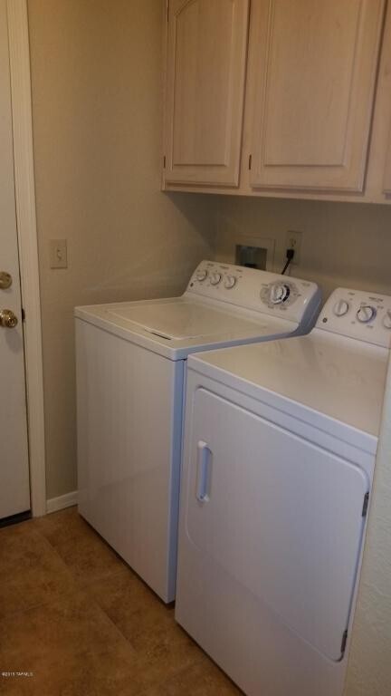 Building Photo - Bright & Peaceful Living in Oro Valley’s Gated Stoney Canyon