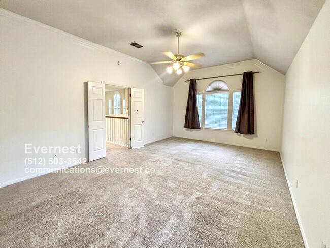 Building Photo - Spacious 5-Bedroom Retreat with Modern Com...