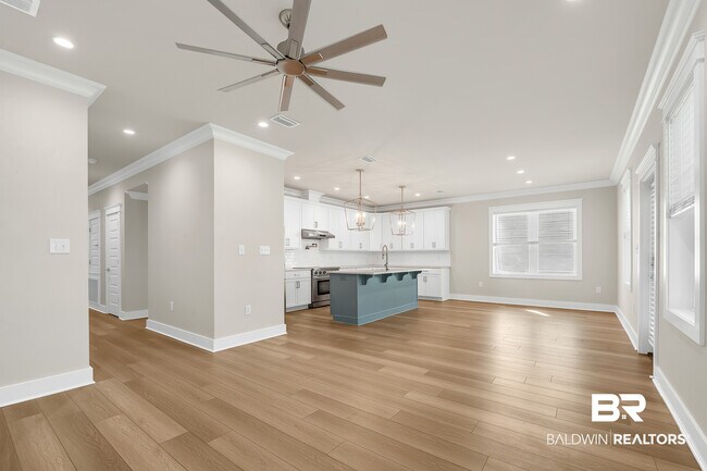 Building Photo - 27085 Park Dr