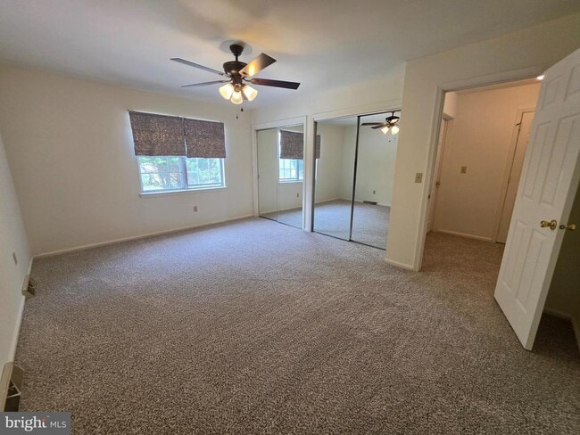 Building Photo - 9 Gristmill Dr