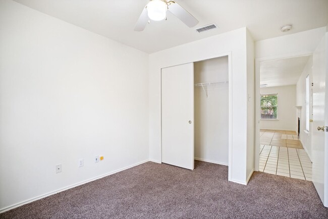 Building Photo - 6054 Bantry Bay