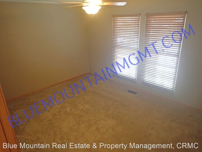 Building Photo - 4 br, 2 bath House - 1025 Galley Place