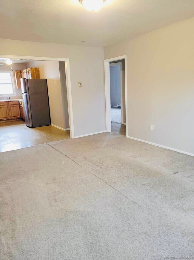 Building Photo - 58 Royal Oak Dr