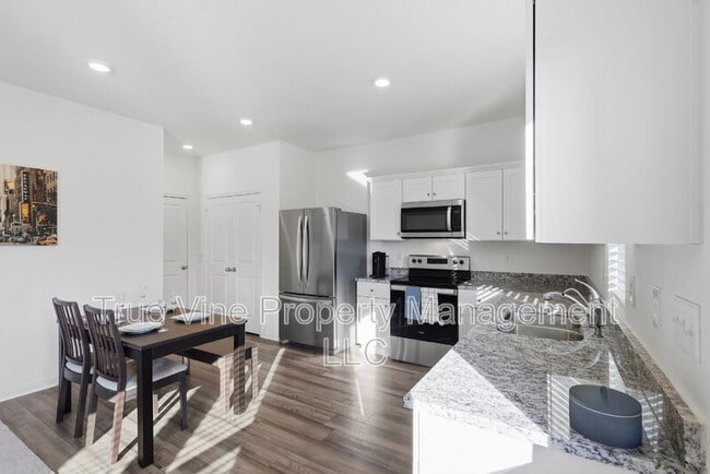 Building Photo - 14523 Bonito Loop