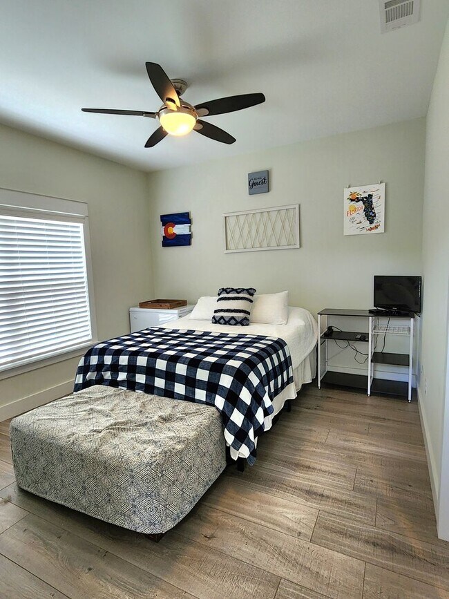 Building Photo - Perfect Blend of Comfort