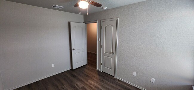 Building Photo - 3 Bedroom 2 Bath Duplex in Copperas Cove V...