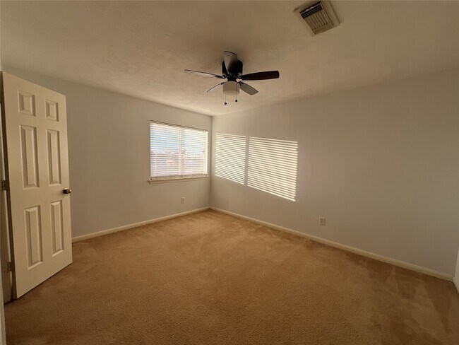 Building Photo - 5535 Bear Paw Cir