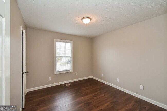 Building Photo - 265 Pine Needle Trail