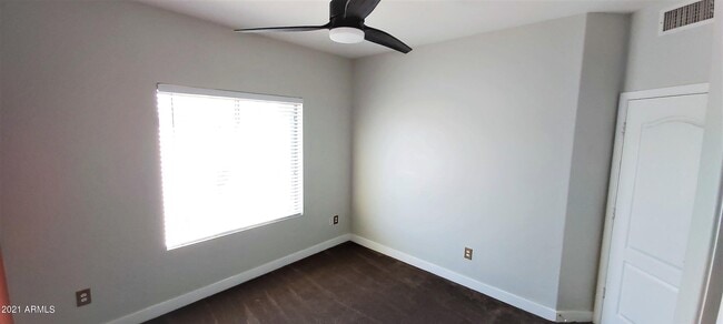 Building Photo - 3741 N Ladera Cir