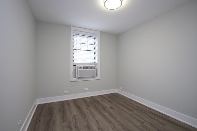 Building Photo - 725 St Johns Ave