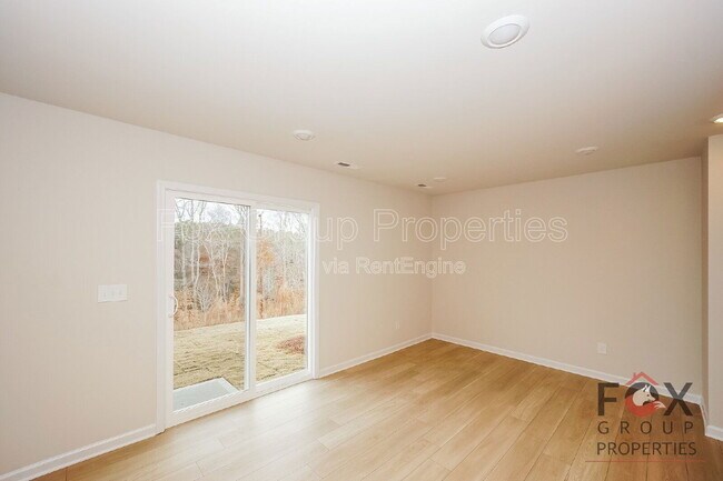 Building Photo - 143 Arden Ct