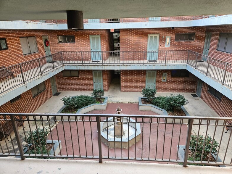 Building Photo - 91 Rumson Rd NE