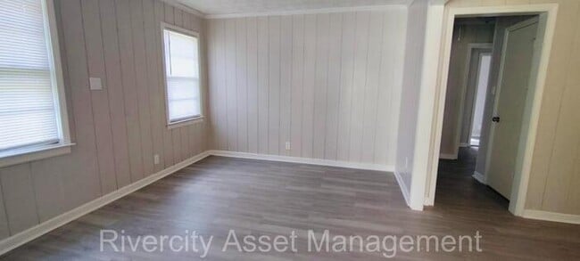 Building Photo - This 4 Bedroom Home is A True Gem!!!! Sect...