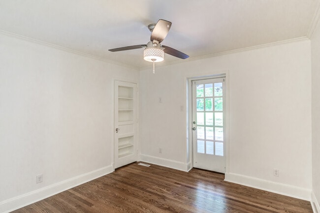 Building Photo - 1216 Duplin Rd