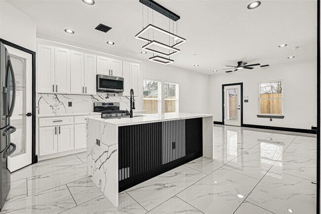 Building Photo - 13106 Donegal Way