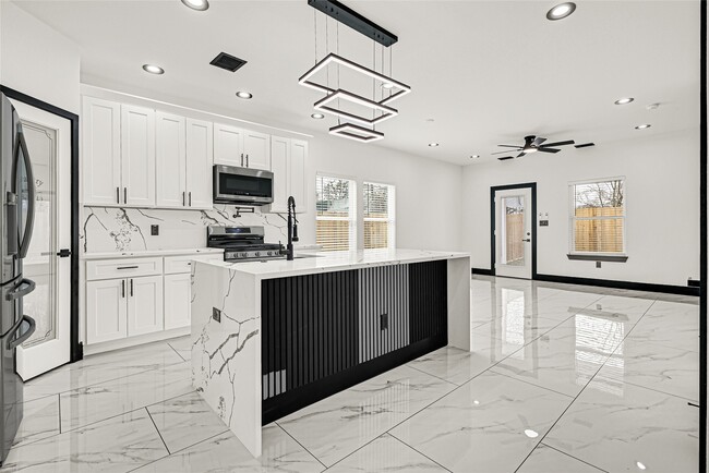 Building Photo - 13108 Donegal Way